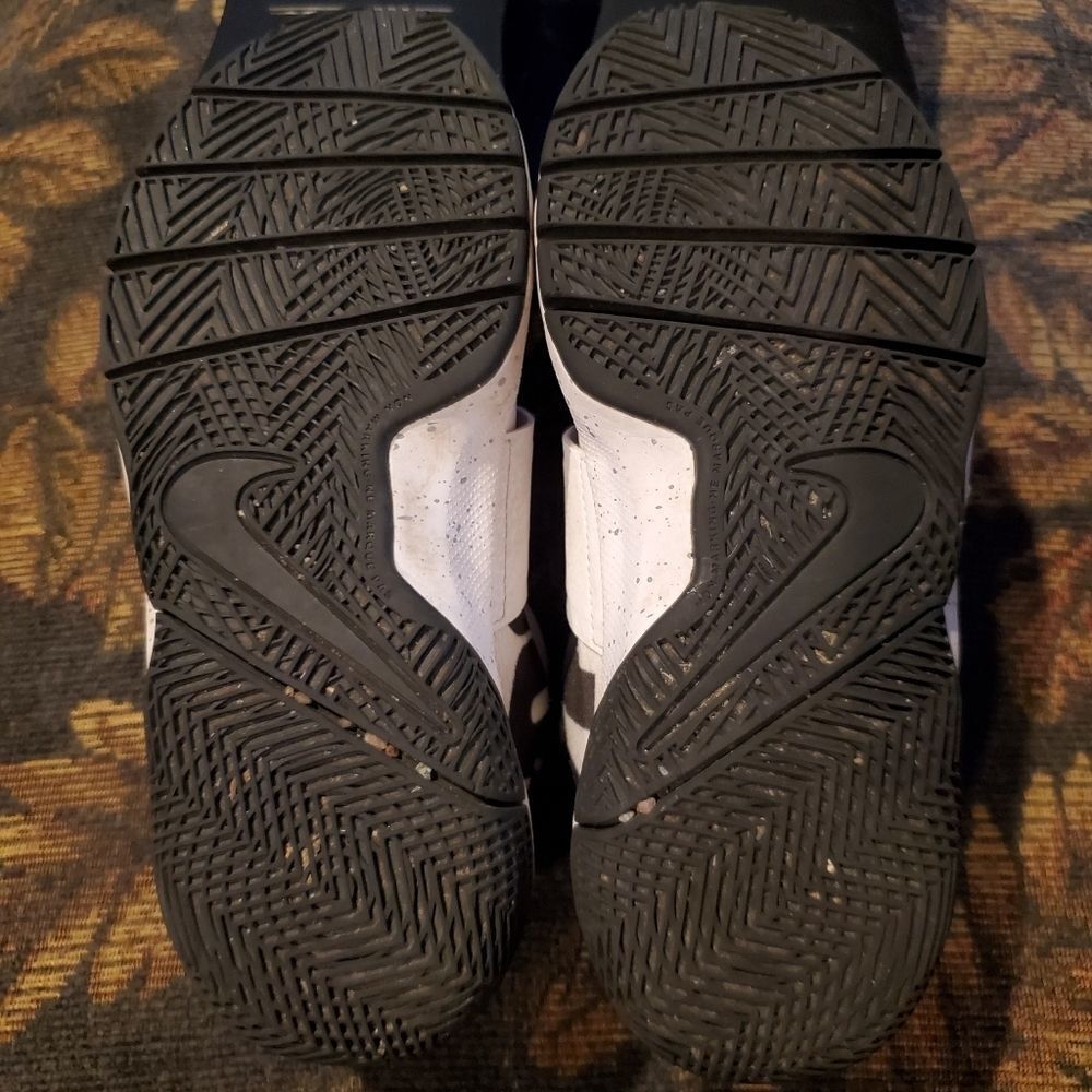 Nike Team Hustle D 8 JDI  Size 3.5Y/22.5 - Picture 5 of 6